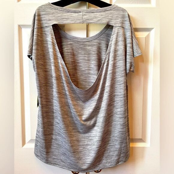 Gray Xersion Quick Dry Top Short Sleeves Open Back Size XL NWT - Picture 4 of 5